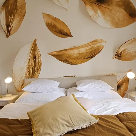 Golden Flat By Grazrentals With Parkview - Brandnew & Free Parking Apartment