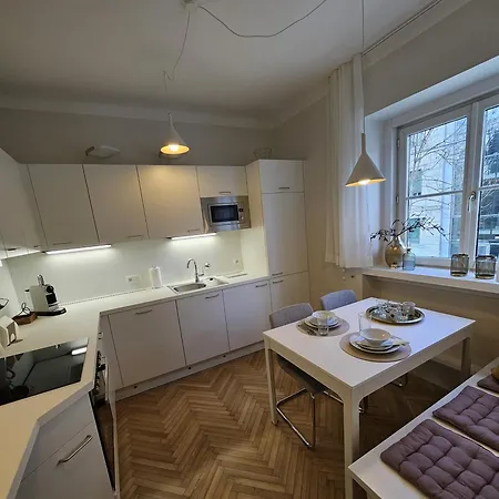 Golden Flat By Grazrentals With Parkview - Brandnew & Free Parking Graz