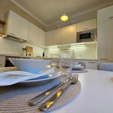 Golden Flat By Grazrentals With Parkview - Brandnew & Free Parking * Graz